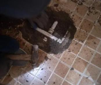 海宁卫生间漏水维修公司为您分享下卫生间渗水如何处理及注意事项